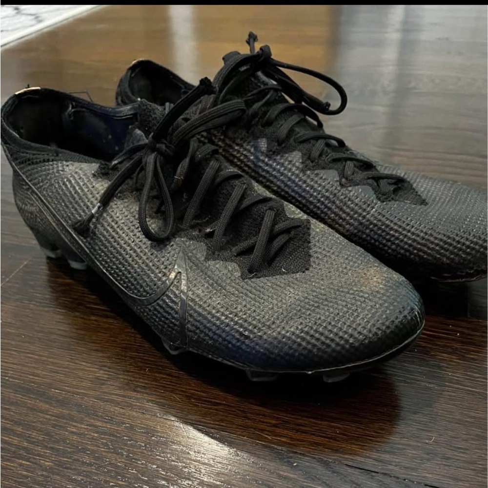 Nike Men's Black Soccer Cleats